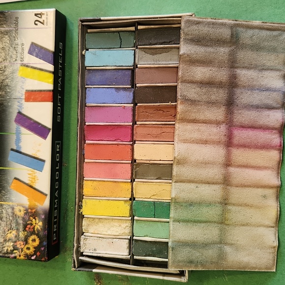 Prismacolor SOFT pastels, 24 ct - Picture 4 of 5